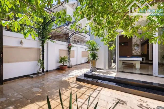 BÁN BIỆT THỰ 300 M2 ĐƯỜNG THI SÁCH NGỌC TƯỚC 2 SÁT BÃI SAU, GIÁ 40 TỶ