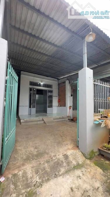 Chỉ với 965 triệu ! Sở hữu ngay căn nhà ở gần chợ Đầu Mối Hóc Môn - 94m2 - Sổ hồng riêng