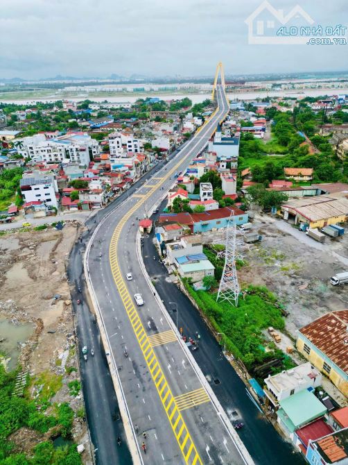 Bán lô đất 66m2 mặt Đường Nối Cầu Hoàng Gia - Vin Vũ Yên - Vị trí: Đường 30m mương cầu tre