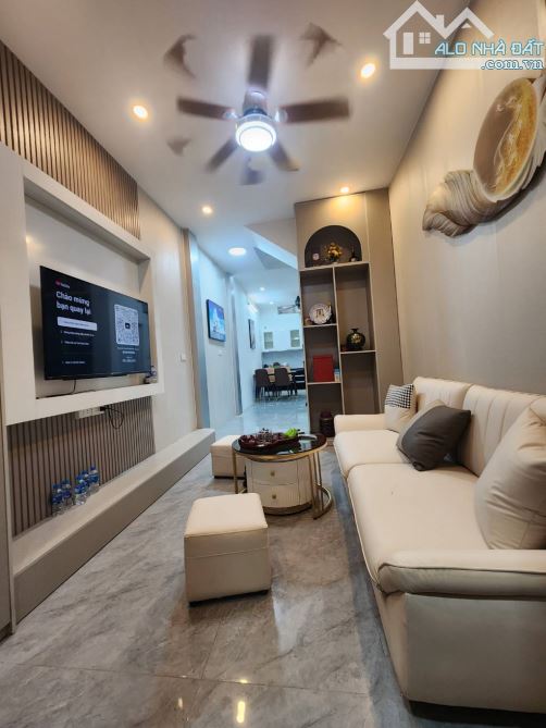 NHÀ ĐẸP VĂN CHƯƠNG 2 -TÔN ĐỨC THẮNG - ĐỐNG ĐA -DT 40 M2 -FULL NỘI THẤT - GIÁ CHỈ 7.8 TỶ