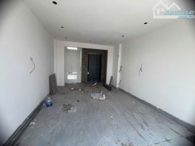 BÁN NHÀ ĐẸP NGUYỄN VĂN CỪ - GARA Ô TÔ – NỘI THẤT CAO CẤP - Ở NGAY – 41M2 CHỈ 16,8 TỶ