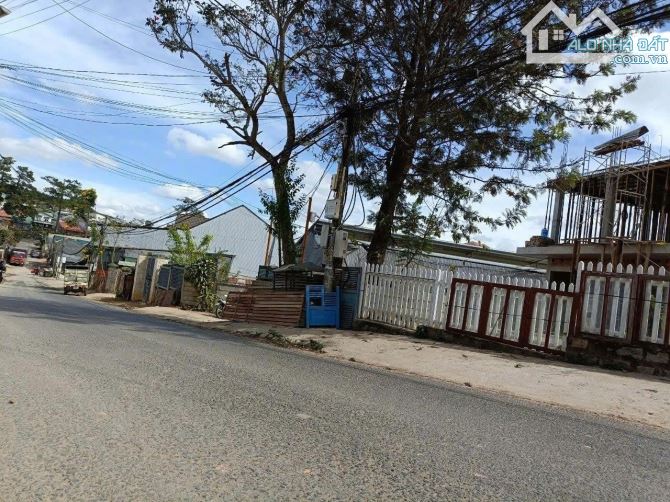 Bán Đất Biệt Thự Mặt Tiền Tô Hiệu, Phường 7, TP. Đà Lạt – Diện Tích Lớn, Nở Hậu, Sổ Riêng