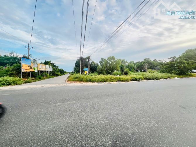 Bán 3500 m2 mặt tiền nhựa Nguyễn Thông đường ra khu resort nổi tiếng, Trường DH Phan Thiết