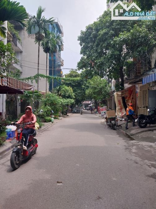 BÁN NHÀ ĐẸP GẦN HOÀNG HOA THÁM, GẦN OTO, DTSD 54M2 x 6T, CHỈ 9.7 TỶ