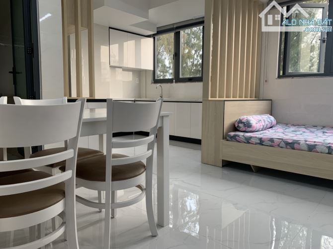 BT 12X15M góc 2mt wie sông công viên Tân Quy đông Q7. 1 trệt 4 lầu áp mái 33p TN 250tr