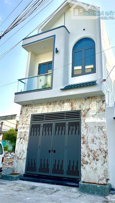 Bán nhà mới 1 trệt 1 lầu đường ô tô gần Chợ Tân Phong, Biên Hoà giá 3ty9