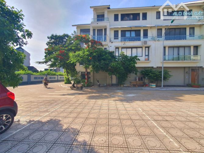 ⚡ BÁN GẤP! Lô góc Geleximco 115m² – 5 tầng - 2 mặt tiền ô tô tránh – Chỉ 23 TỶ TL.
