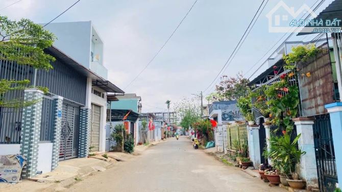 Đất 5.6x12.7 Ô tô thoải mái Trịnh Văn Cấn gần trường Đông Du dân cư đông đúc