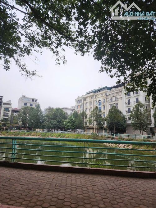 Bán lô P Ninh Xá lô 10 11 12. Dt 270m2 mt 13.5m hướng ĐN giá bán 33 tỷ
