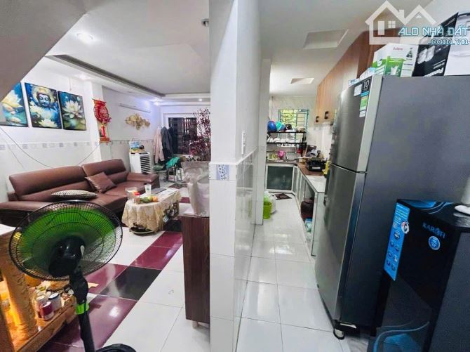 1 XUYỆT VÂN ĐỒN BẾN ⛴️🚢🛳️🛥️🚤 NHÀ ĐẸP XÊNH -SÁT GOLDVIEW -VIEW Q1