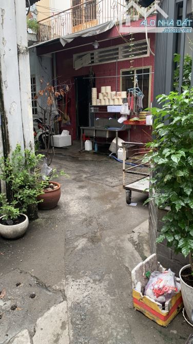 Bán nhà Nguyễn Văn Lượng, 2 tầng, 39m2, sân chung rộng, thoải mái