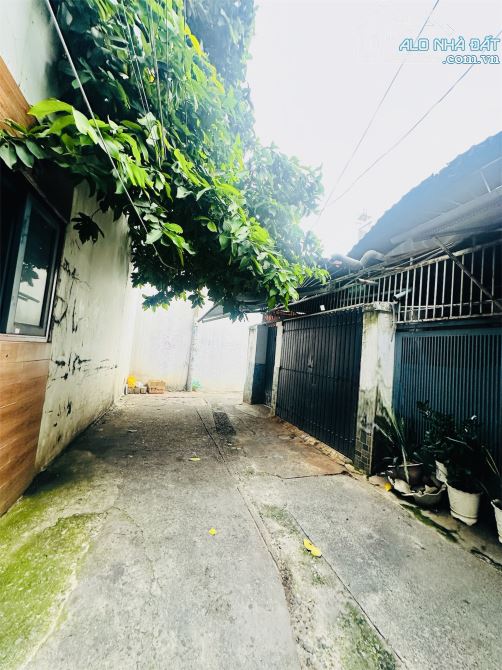 BÁN ĐẤT TẶNG NHÀ C4, KHU VỰC XD CAO TẦNG - 195M2 NGANG 8,5M - CHỈ 19 TỶ - LÊ LAI - GÒ VẤP.