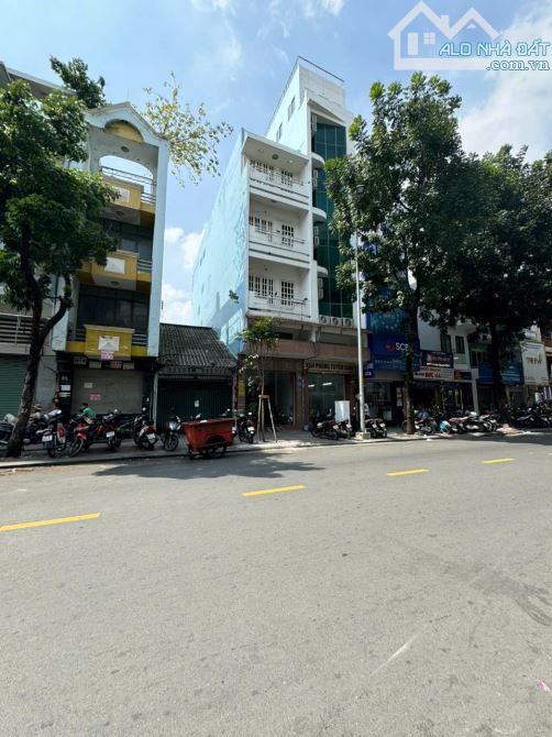 Bán gấp nhà MT Trần Hưng Đạo Quận 5 DT 4,3 x 17m 4 Tầng giá 31 tỷ