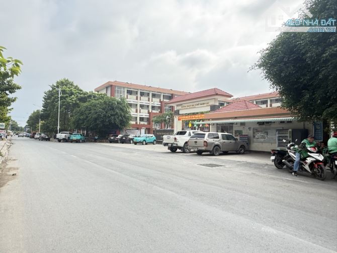 BÁN NHÀ MẶT TIÊN ĐƯỜNG THUẬN GIAO, ĐỐI DIỆN TRƯỜNG THUẬN GIAO VÀ CHUNG CU LEGACY
