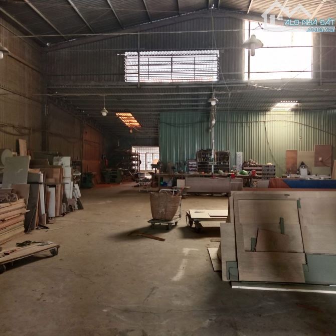 Cho thuê kho xưởng 600m2 điện 3fa đường tải lớn