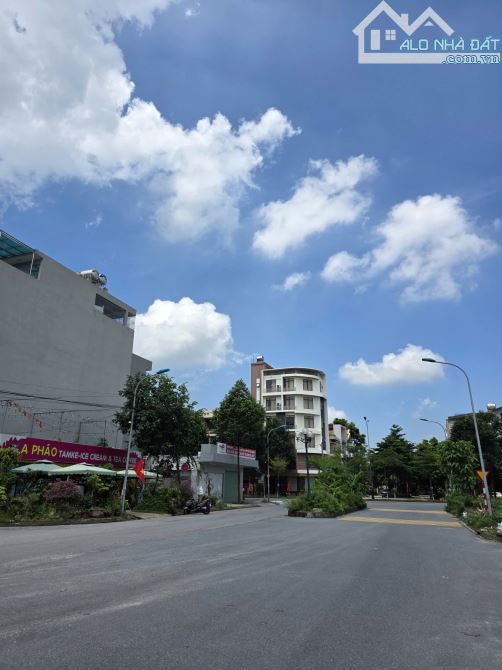 Bán đất bò sơn 3 Nguyễn Đình chiểu dt 72m mt 4m hướng đb giá 9.5 tỷ