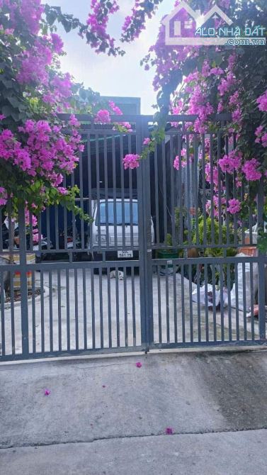 Bán nhà SR, đất hồng, DT 6x30, gần chợ Thanh Hoá Trảng Dài chỉ 2tỷ250