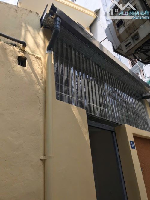 Cho thuê nhà Ngõ Kim Ngưu, 2.5 tầng x 50m2, 2 ngủ, 10 Triệu