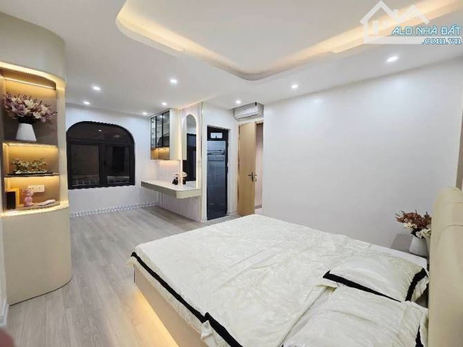 Bán Nhà Kiến Trúc Sư ở KIM GIANG Hàng Xóm The Manor 39m 5 Tầng MT 4m 6,8 tỷ Nhà Mới