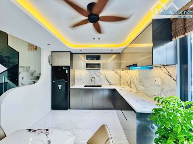 Bán gấp nhà Phạm Văn Chiêu Gò Vấp 4 tầng 3 pn pháp lý chuẩn nhỉnh 7 tỷ