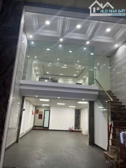 📌 Cho thuê nhà MP  Phạm Văn Đồng – Bắc Từ Liêm, 40m² x 5T, MT 8m, giá 40tr/tháng