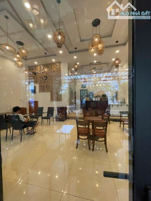 Biệt thự 3 tầng Lovera – Nội thất Châu Âu – SHR – Giá 14,5 tỷ TL – Đường 16m thông thoáng