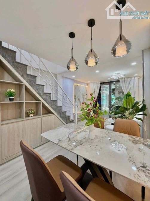 Ok Vũ 👍 mình soạn mẫu tin BĐS định cư tốt cho căn 119.3 Hàn Mạc Tử này nhé:   ---  🏡 NHÀ