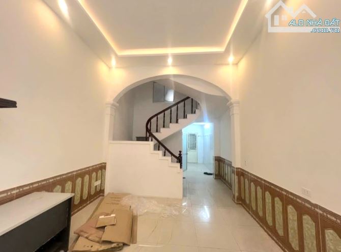 Bán nhà Miếu Hai Xã, Dư Hàng Kênh, Lê Chân, Hải Phòng. 3,5 tầng, 39m2, 3,05 tỷ. Ngang gần