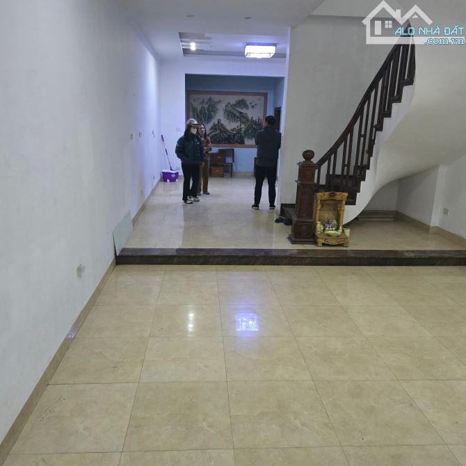 Cho thuê nhà liền kề Văn Khê Hà Đông, 82.5m, 4T mt 5m kinh doanh