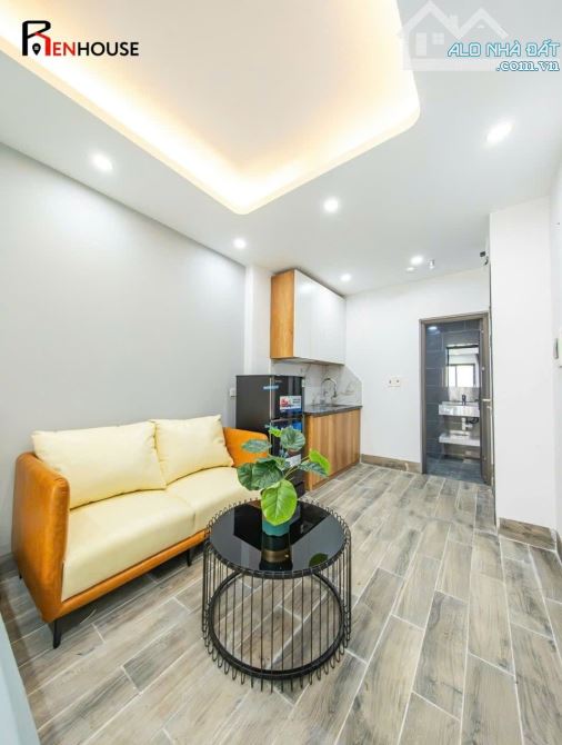 Bán tòa nhà dịch vụ đủ đồ xây mới thang máy, gác xép, giá tốt, gần ô tô, hiệu suất đỉnh