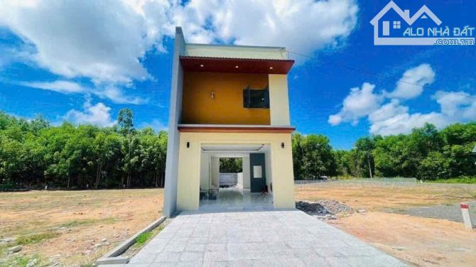 Gấp hạ giá : 1 tỷ 280triệu Nhà Mới 100%-Đuờng nhánh NGAY TRƯỚC CỔNG KCN ĐẤT ĐỎ