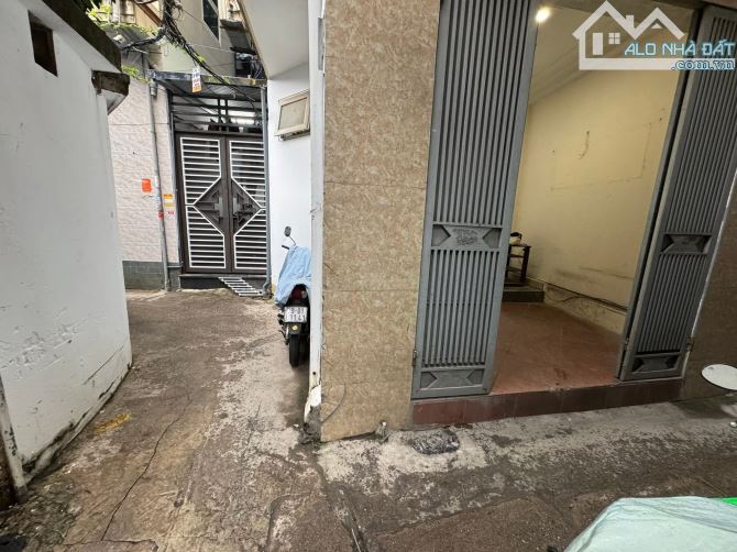 GIÁ 7.2 TỶ! NHÀ LÔ GÓC MINH KHAI - HAI BÀ TRƯNG: 40M², 4 TẦNG, MT 3.8M - CẠNH TIMES CITY!