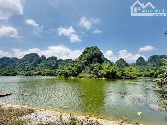 BÁN GẤP LÔ ĐẤT NGHỈ DƯỠNG SÁT HỒ AN THỊNH CÓ DT 1000m2 SẴN NHÀ, NHIỀU CÂY ĂN QUẢ