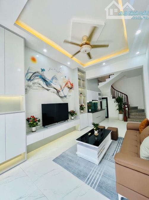 NHÀ ĐẸP VĂN TRÌ – NGÕ RỘNG GẦN Ô TÔ – 35M² x 5T – GIÁ 4,2 TỶ