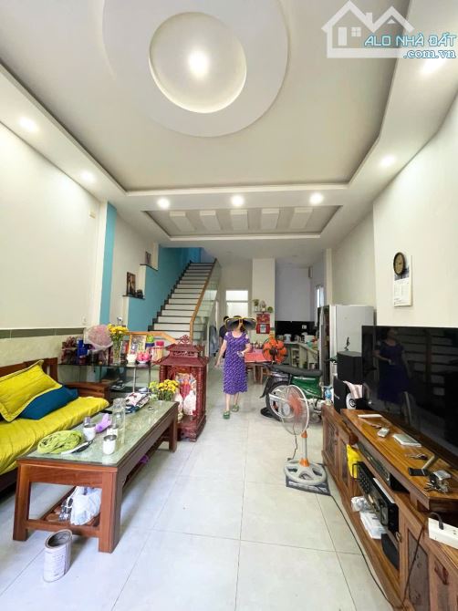 Bán nhà Sơn Kỳ 4 tầng mới, HXT quay đầu, 90m2, Lô góc KLG, Chỉ 6tỷ9 TL