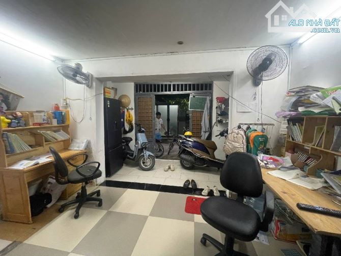 N.H.Ỉ.N.G 3 T.Ỷ, NHÀ ĐẸP HBC, 33M2(4❌9M) 2PN,2WC- MẶT TIỀN LÔ GÓC GẦN PHẠM VĂN ĐỒNG, DÂN