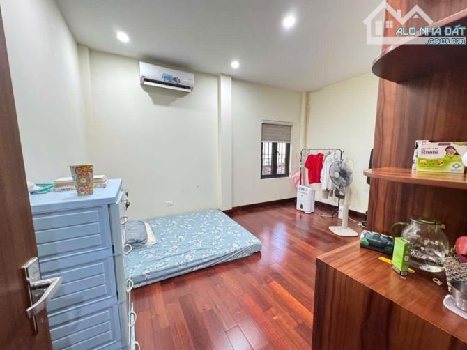 Bán nhanh Nhà Mặt phố Đông Các Đống Đa 52m2 6 tầng mặt tiền 5.8m