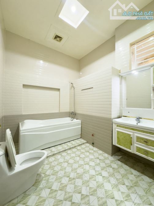 BÁN NHÀ 2 LẦU - ĐƯỜNG SỐ 4, KDC HỒNG PHÁT - 10