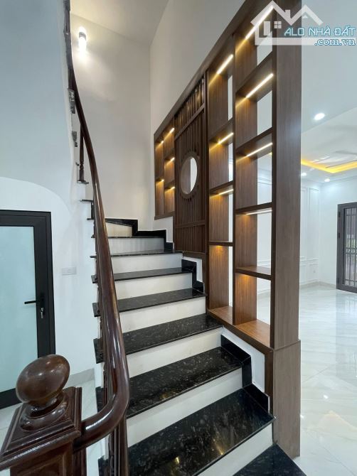 XUÂN LA – 51M² – 6 TẦNG – 13.7 TỶ – NHÀ ĐẸP, CÁCH Ô TÔ TRÁNH 15M – 3 PHÚT RA HỒ TÂY - 10