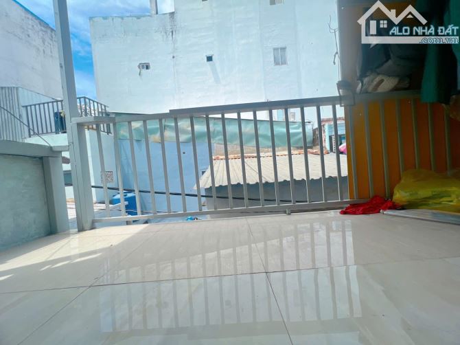 HẺM 1 SẸT - Cách mặt tiền đường 50m Q4 NGANG 11 DÀI 5,5 CÓ 4 TỶ - 10