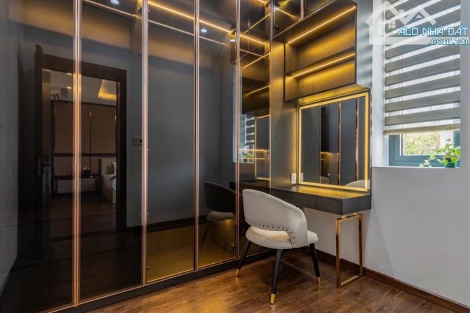 BÁN CĂN BIỆT THỰ GÓC 2 MẶT TIỀN ĐƯỜNG NGUYỄN SƠN, HẢI CHÂU - GIÁ 18,5 TỶ TL. GỌI HƯƠNG - 11