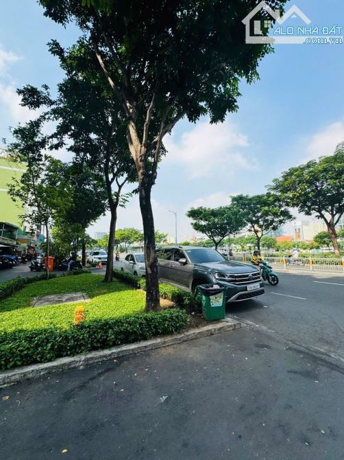 1 XUYỆT VÂN ĐỒN BẾN ⛴️🚢🛳️🛥️🚤 NHÀ ĐẸP XÊNH -SÁT GOLDVIEW -VIEW Q1 - 11