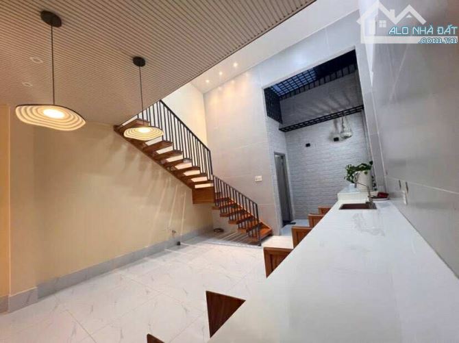 Cho thuê nhà rộng rãi KDC 923 có máy lạnh 8 triệu - 11