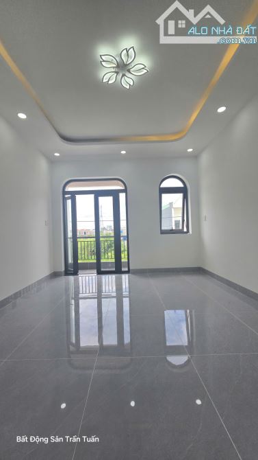 Nhà Đẹp mặt tiền đường Nhựa 12m, ngay Chợ, Trường, khu công nghiệp. Kề bên Cầu Lớn Hóc Môn - 11