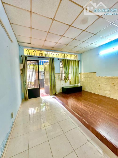 💁‍♂️ Bán nhà C4 cũ 100mv, Công nhận đủ. Hẻm xe hơi 6m, Không QH, LG. Gần chợ Tăng B. - 1