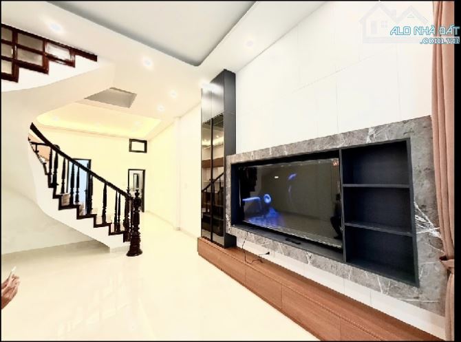 Nhà đẹp Cổ Nhuế, 50m2 x 4 tầng, full nội thất, Giá chỉ 8 tỷ. - 1