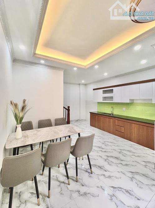 Nhà 5 tầng DTSD 48m2 phố Thanh Lân-phường Vĩnh Hưng, giá hơn 6TỶ chủ cần bán gấp - 1