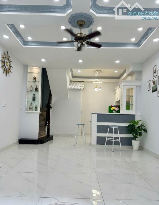Nhà 3 tầng, 4PN, 3WC - 32m2 ( 4.25 x 8 ) dọn vào ở ngay. - 1