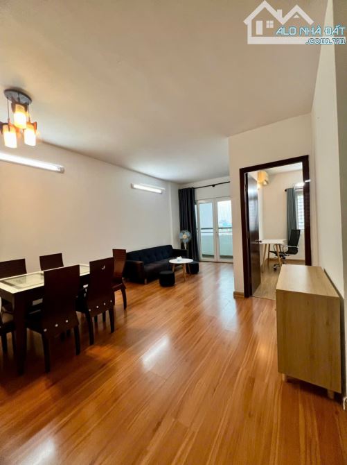 Cho thuê căn hộ 2PN, 2WC, 80m2 chỉ 13 triệu tại Orient Apartment, Bến Vân Đồn, Q4 - 1