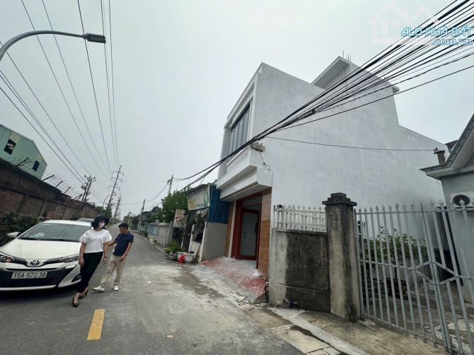 Bán căn nhà 2,5tầng mới tinh về ở ngay trục đường liên thôn Kiền Bái kinh doanh cực tốt - 1